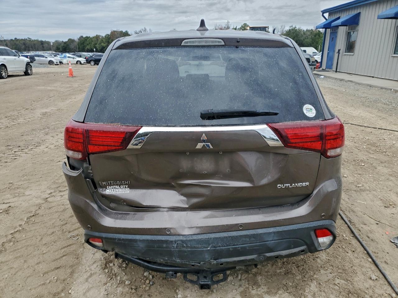 Автомобіль MITSUBISHI OUTLANDER ES 2018 | GrandCar Автомобіль MITSUBISHI OUTLANDER ES 2018 | GrandCar
