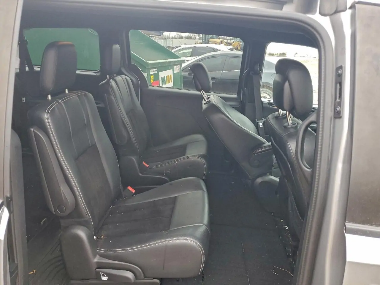 Автомобіль DODGE GRAND CARAVAN SXT 2015 | GrandCar Автомобіль DODGE GRAND CARAVAN SXT 2015 | GrandCar