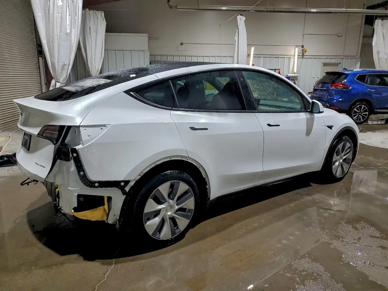 Автомобіль TESLA MODEL Y 2023 | GrandCar Автомобіль TESLA MODEL Y 2023 | GrandCar