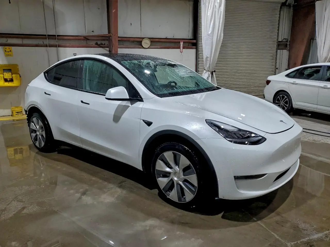 Автомобіль TESLA MODEL Y 2023 | GrandCar Автомобіль TESLA MODEL Y 2023 | GrandCar