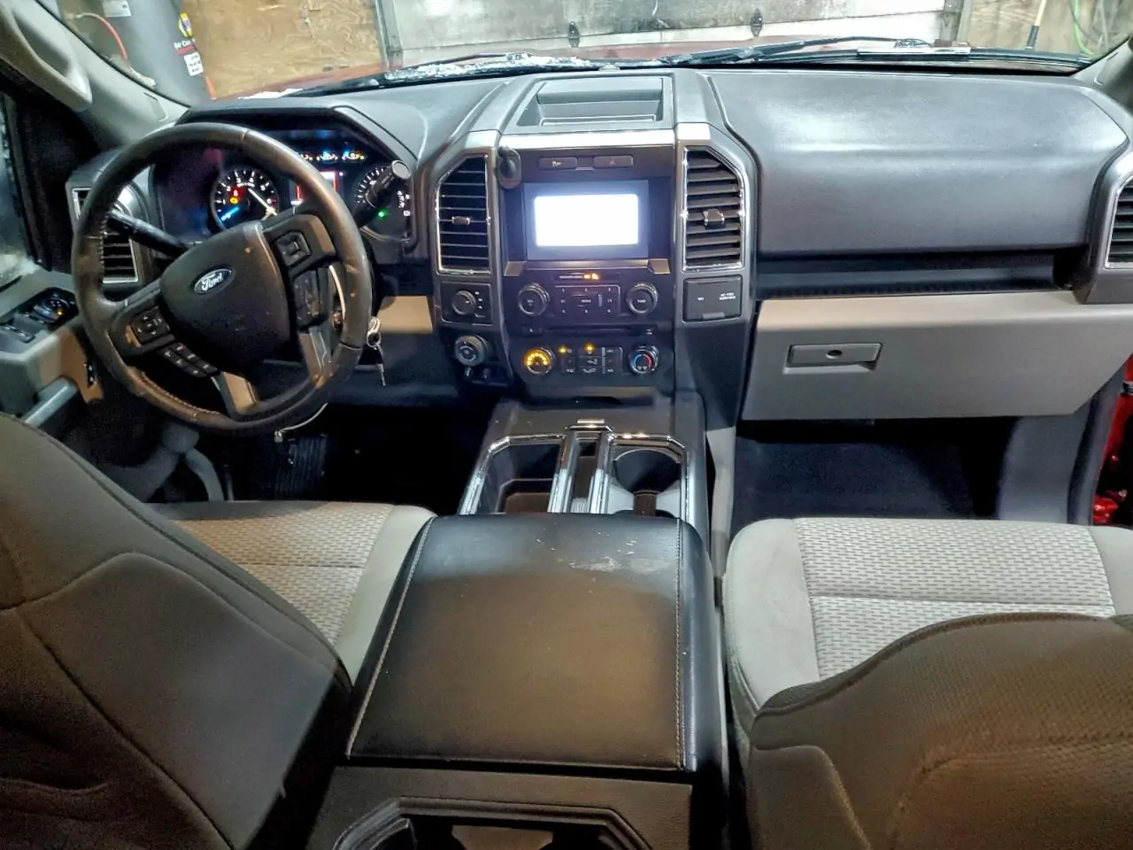 Автомобиль FORD F150 SUPER CAB 2016 | GrandCar Автомобиль FORD F150 SUPER CAB 2016 | GrandCar