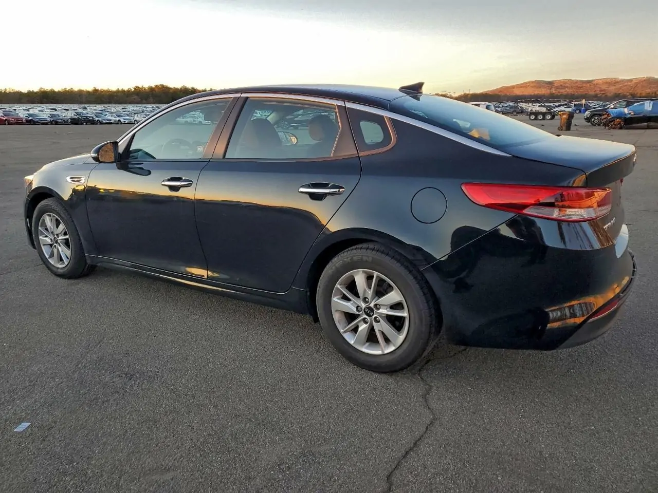 Автомобиль KIA OPTIMA LX 2016 | GrandCar Автомобиль KIA OPTIMA LX 2016 | GrandCar
