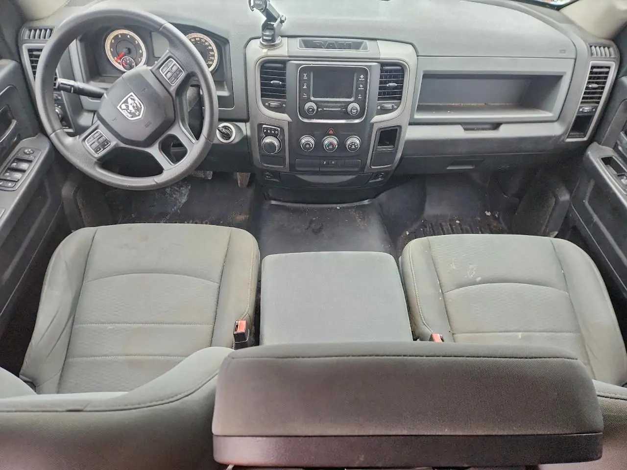 Автомобіль RAM 1500 ST 2015 | GrandCar Автомобіль RAM 1500 ST 2015 | GrandCar