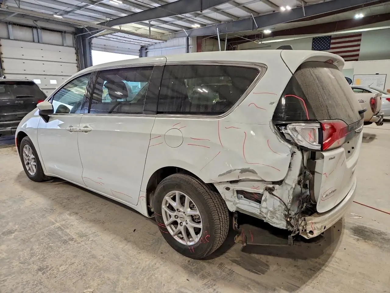 Автомобиль CHRYSLER VOYAGER LX 2023 | GrandCar Автомобиль CHRYSLER VOYAGER LX 2023 | GrandCar