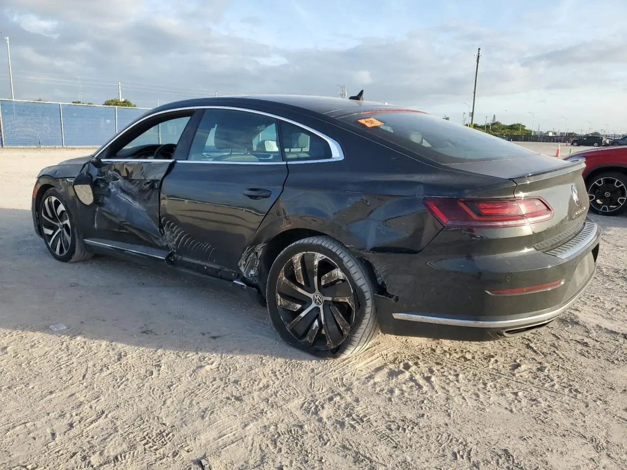 Автомобиль VOLKSWAGEN ARTEON SEL R-LINE 2021 | GrandCar Автомобиль VOLKSWAGEN ARTEON SEL R-LINE 2021 | GrandCar