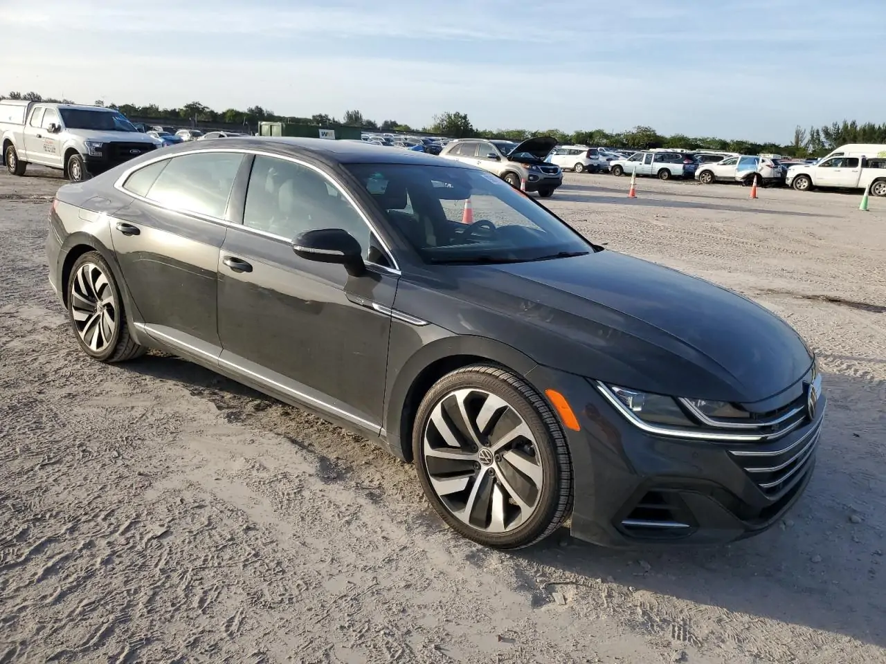 Автомобиль VOLKSWAGEN ARTEON SEL R-LINE 2021 | GrandCar Автомобиль VOLKSWAGEN ARTEON SEL R-LINE 2021 | GrandCar