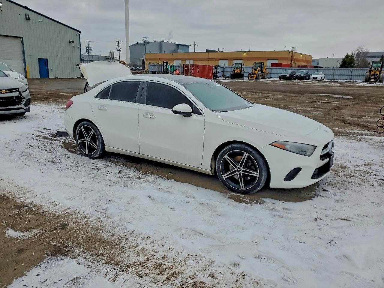 Автомобіль MERCEDES-BENZ A 220 4MATIC 2022 | GrandCar Автомобіль MERCEDES-BENZ A 220 4MATIC 2022 | GrandCar