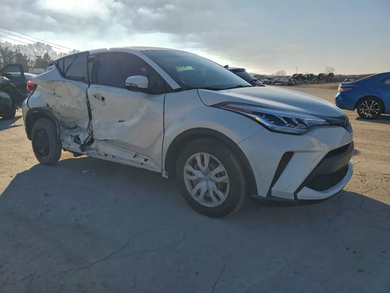 Автомобиль TOYOTA C-HR XLE 2020 | GrandCar Автомобиль TOYOTA C-HR XLE 2020 | GrandCar