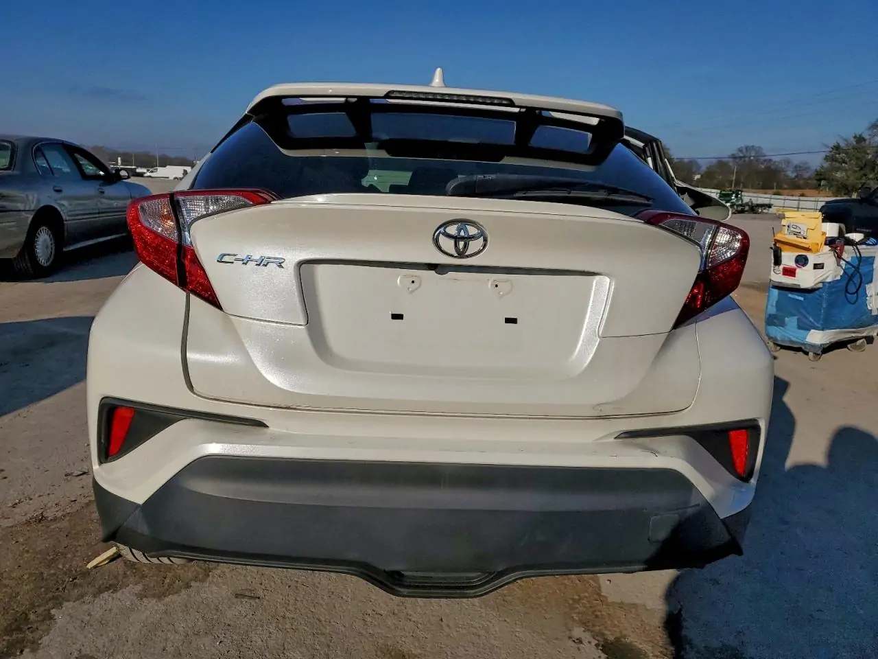 Автомобиль TOYOTA C-HR XLE 2020 | GrandCar Автомобиль TOYOTA C-HR XLE 2020 | GrandCar