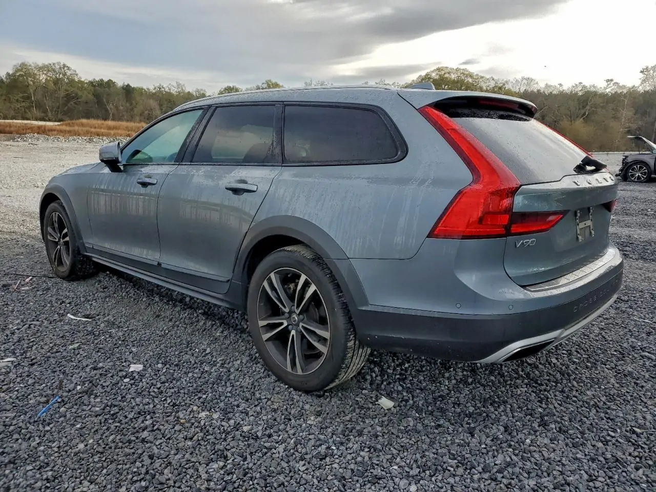 Автомобиль VOLVO V90 CROSS COUNTRY T5 MOMENTUM 2018 | GrandCar Автомобиль VOLVO V90 CROSS COUNTRY T5 MOMENTUM 2018 | GrandCar