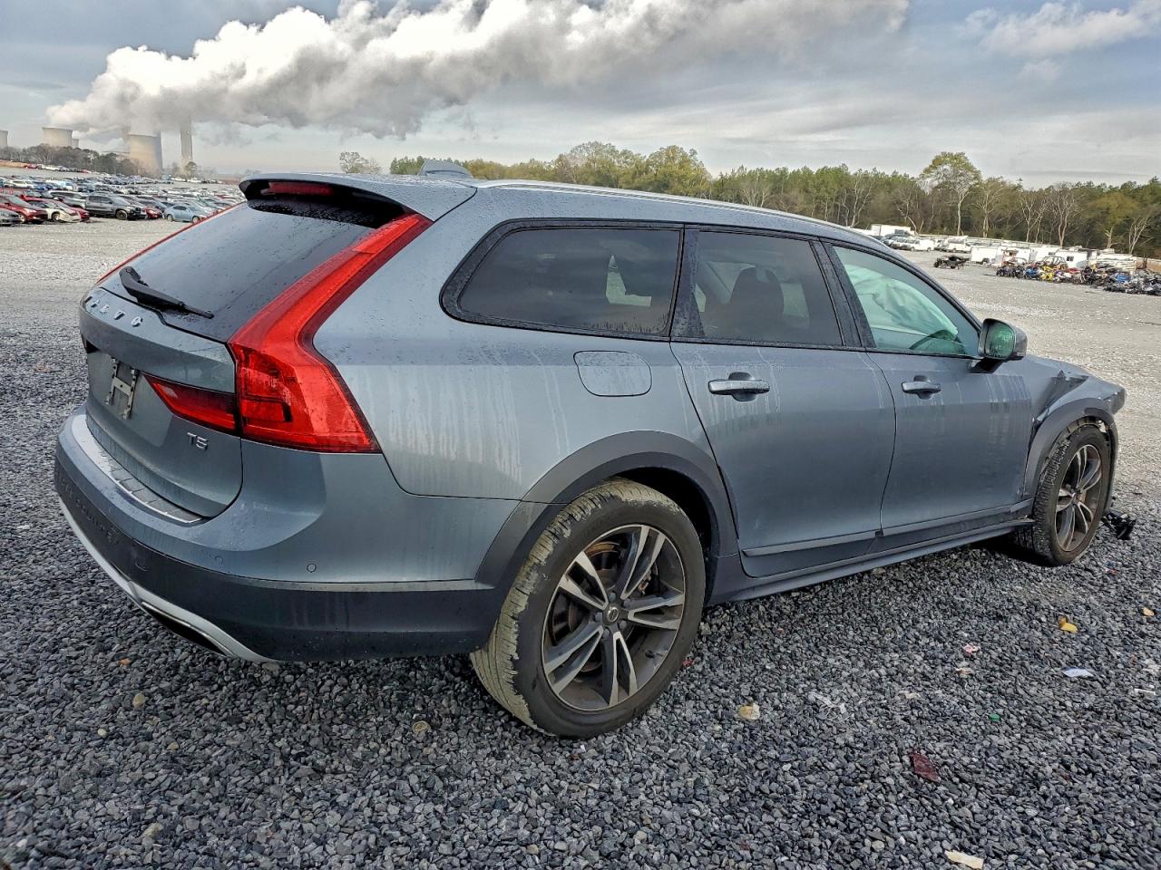 Автомобиль VOLVO V90 CROSS COUNTRY T5 MOMENTUM 2018 | GrandCar Автомобиль VOLVO V90 CROSS COUNTRY T5 MOMENTUM 2018 | GrandCar