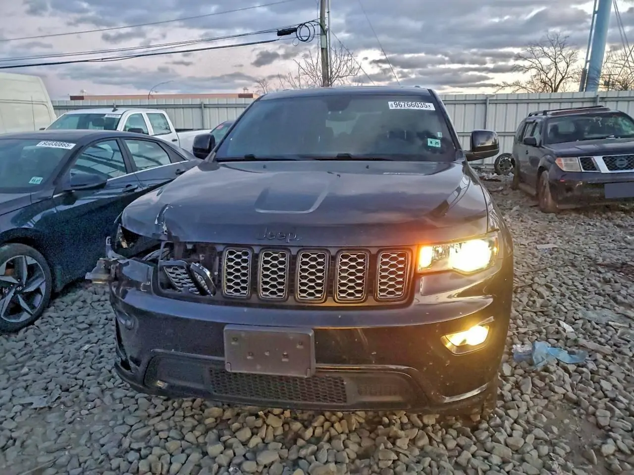 Автомобиль JEEP GRAND CHEROKEE LAREDO 2019 | GrandCar Автомобиль JEEP GRAND CHEROKEE LAREDO 2019 | GrandCar