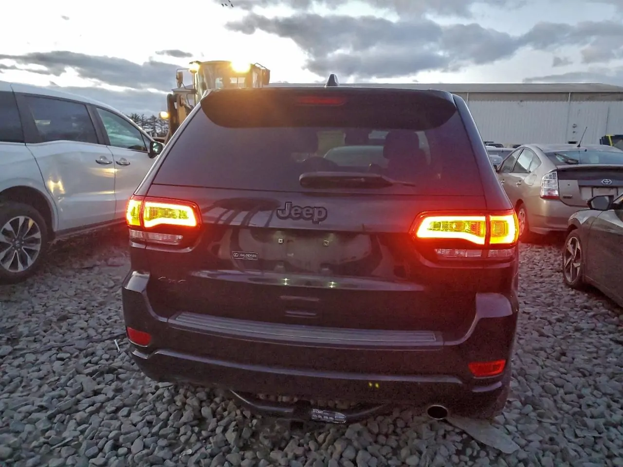Автомобиль JEEP GRAND CHEROKEE LAREDO 2019 | GrandCar Автомобиль JEEP GRAND CHEROKEE LAREDO 2019 | GrandCar