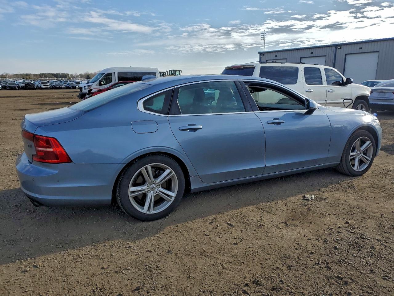 Автомобіль VOLVO S90 T5 MOMENTUM 2018 | GrandCar Автомобіль VOLVO S90 T5 MOMENTUM 2018 | GrandCar