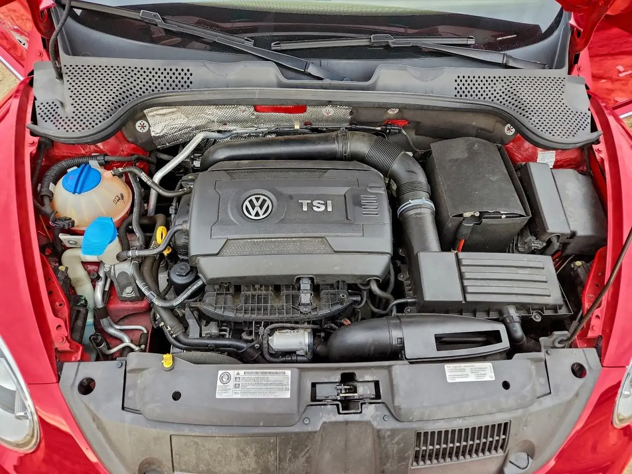 Автомобиль VOLKSWAGEN BEETLE 1.8T 2015 | GrandCar Автомобиль VOLKSWAGEN BEETLE 1.8T 2015 | GrandCar