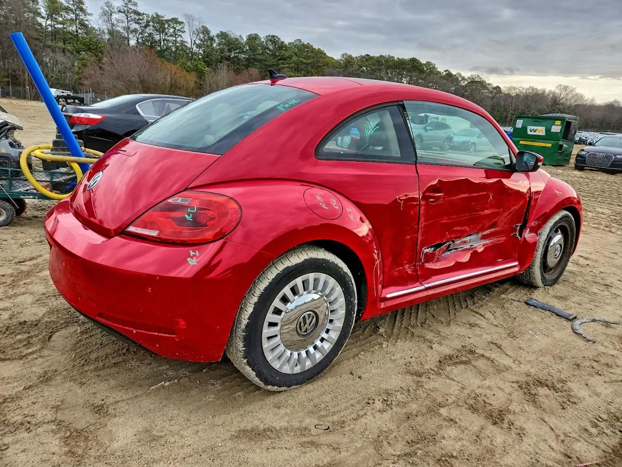Автомобиль VOLKSWAGEN BEETLE 1.8T 2015 | GrandCar Автомобиль VOLKSWAGEN BEETLE 1.8T 2015 | GrandCar