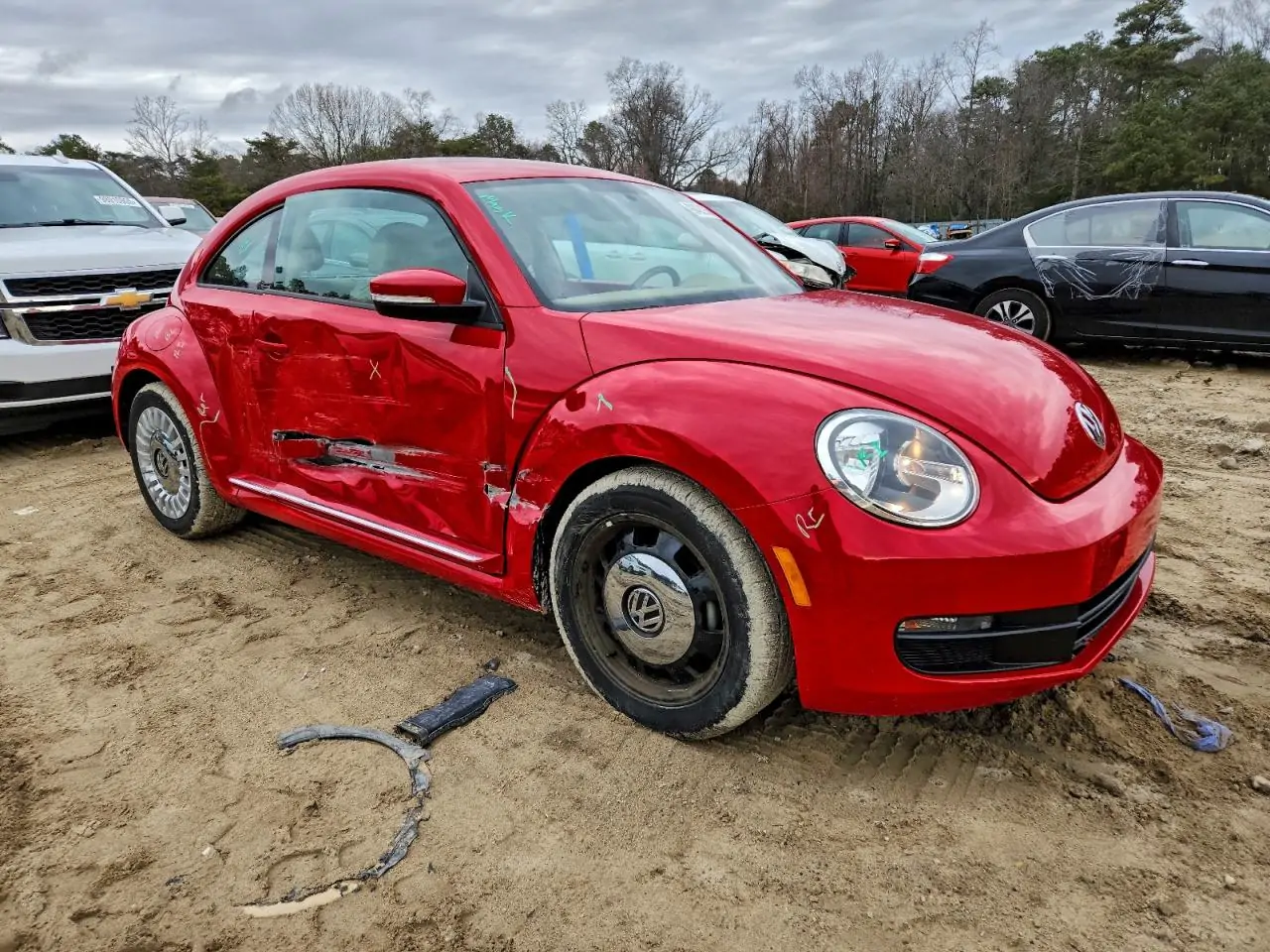 Автомобиль VOLKSWAGEN BEETLE 1.8T 2015 | GrandCar Автомобиль VOLKSWAGEN BEETLE 1.8T 2015 | GrandCar