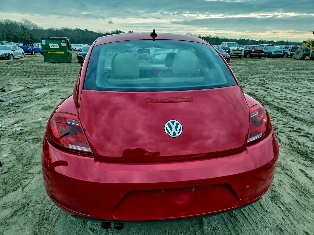 Автомобиль VOLKSWAGEN BEETLE 1.8T 2015 | GrandCar Автомобиль VOLKSWAGEN BEETLE 1.8T 2015 | GrandCar