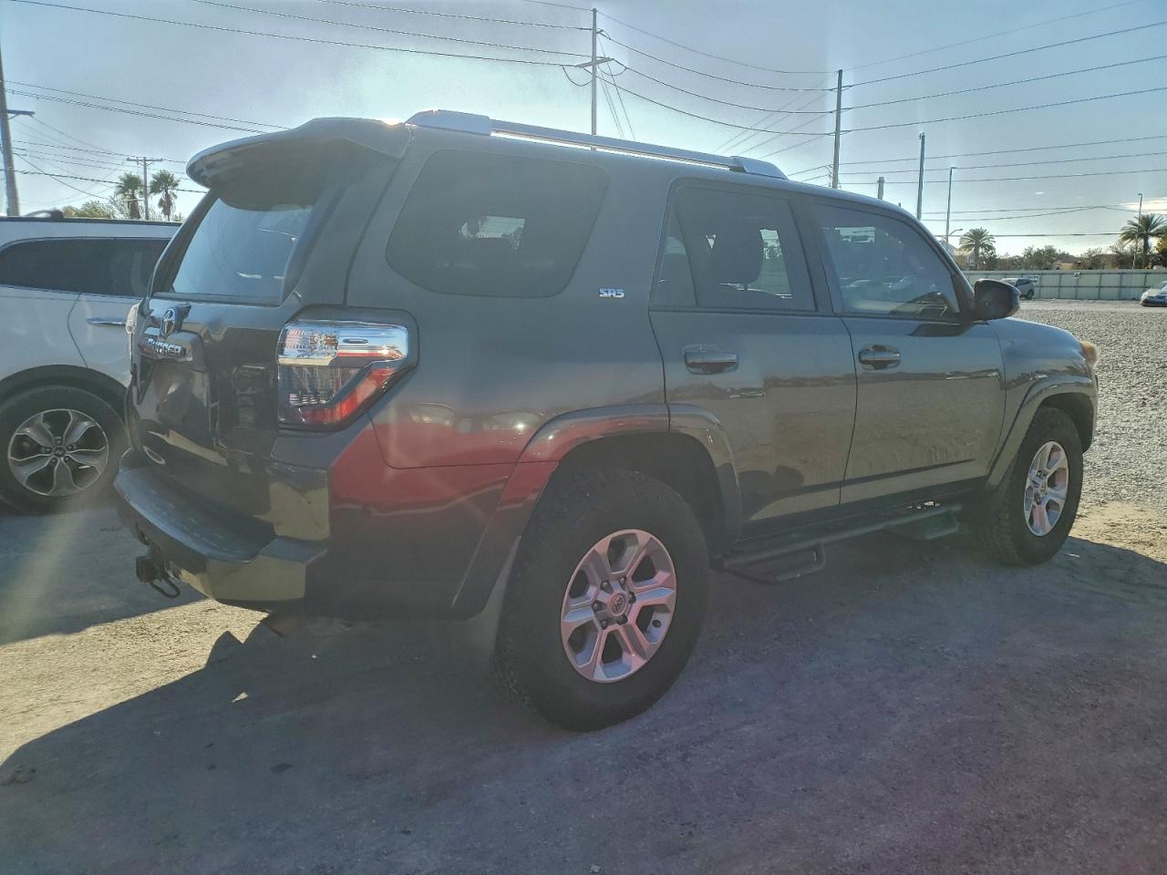 Автомобиль TOYOTA 4RUNNER SR5 2015 | GrandCar Автомобиль TOYOTA 4RUNNER SR5 2015 | GrandCar