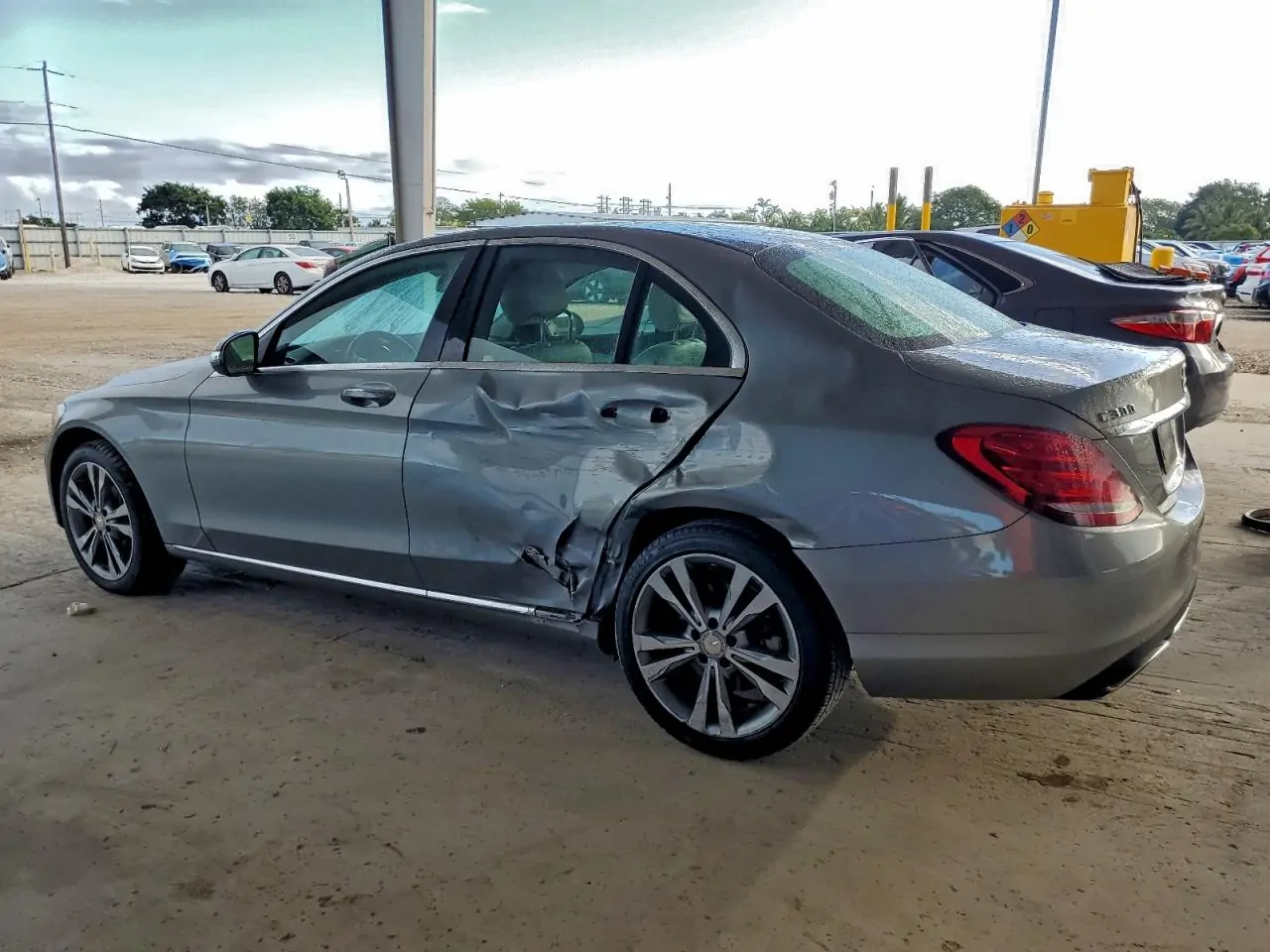 Автомобіль MERCEDES-BENZ C 300 4MATIC 2015 | GrandCar Автомобіль MERCEDES-BENZ C 300 4MATIC 2015 | GrandCar