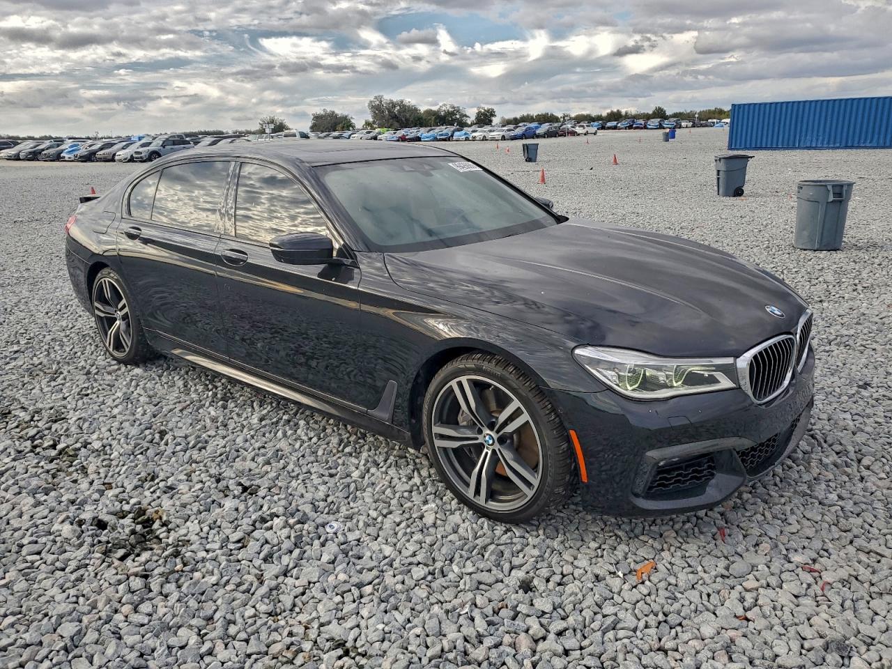 Автомобіль BMW 750 XI 2016 | GrandCar Автомобіль BMW 750 XI 2016 | GrandCar