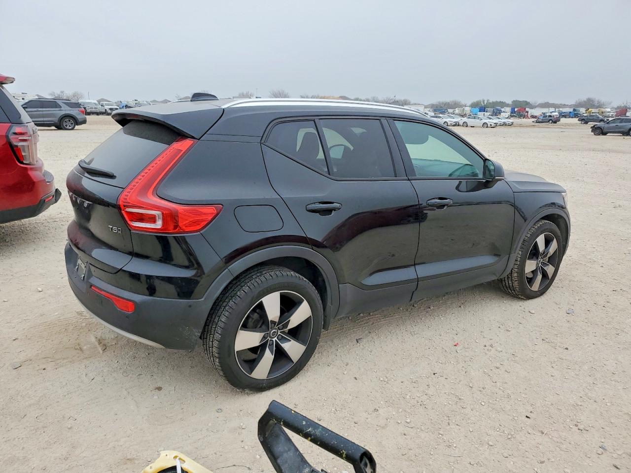 Автомобіль VOLVO XC40 T5 MOMENTUM 2019 | GrandCar Автомобіль VOLVO XC40 T5 MOMENTUM 2019 | GrandCar