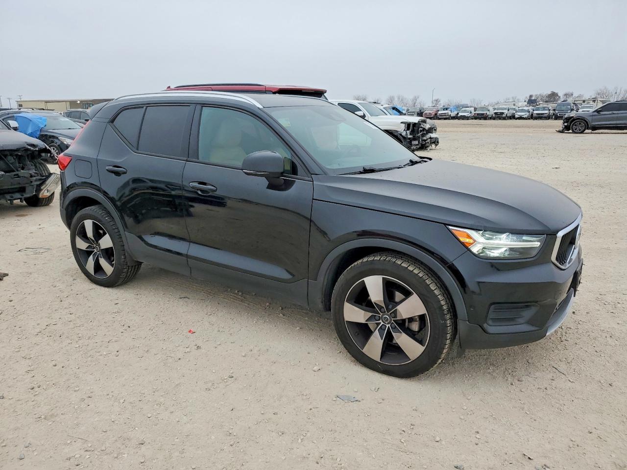 Автомобіль VOLVO XC40 T5 MOMENTUM 2019 | GrandCar Автомобіль VOLVO XC40 T5 MOMENTUM 2019 | GrandCar