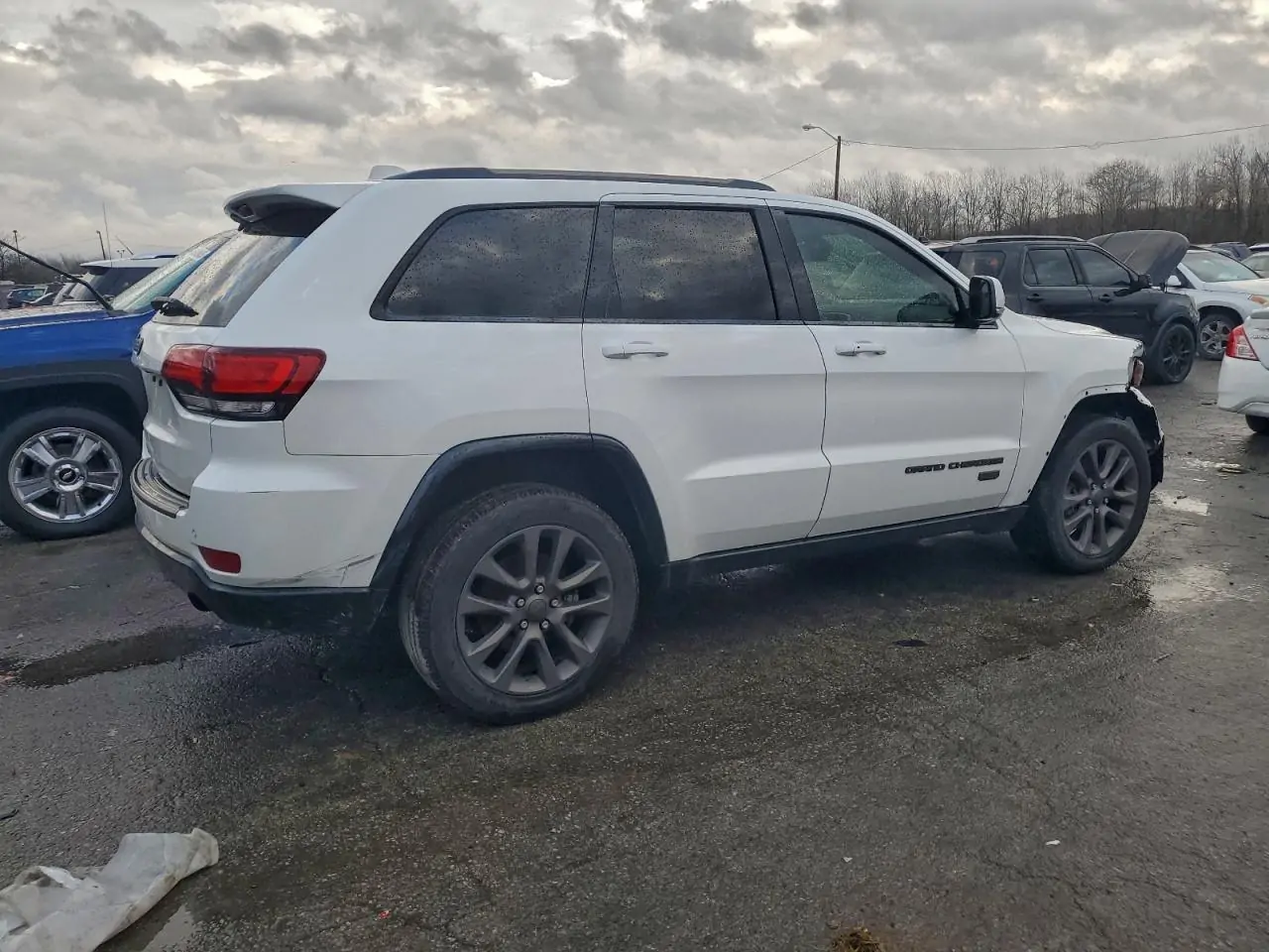 Автомобиль JEEP GRAND CHEROKEE LIMITED 2016 | GrandCar Автомобиль JEEP GRAND CHEROKEE LIMITED 2016 | GrandCar