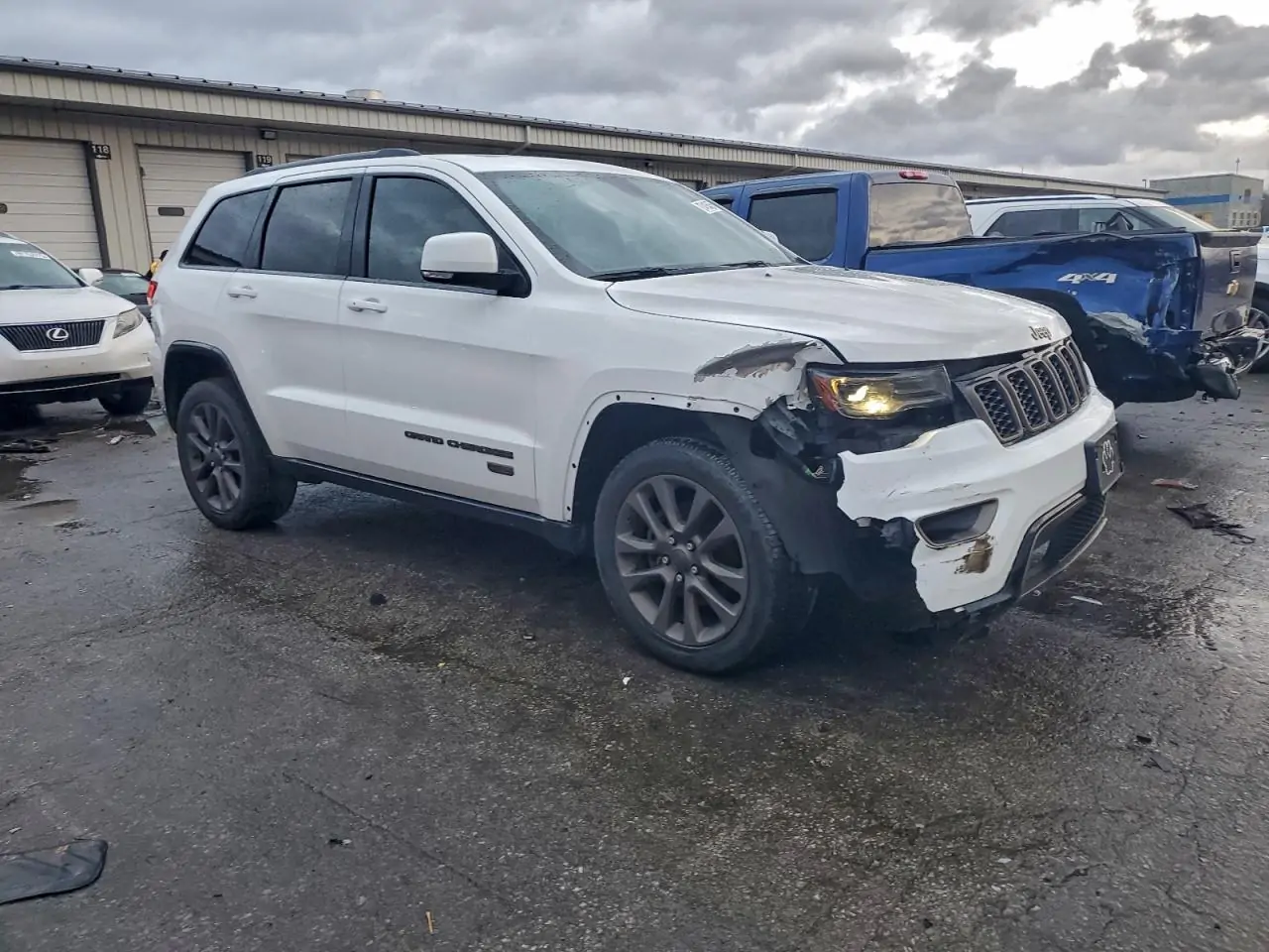 Автомобиль JEEP GRAND CHEROKEE LIMITED 2016 | GrandCar Автомобиль JEEP GRAND CHEROKEE LIMITED 2016 | GrandCar