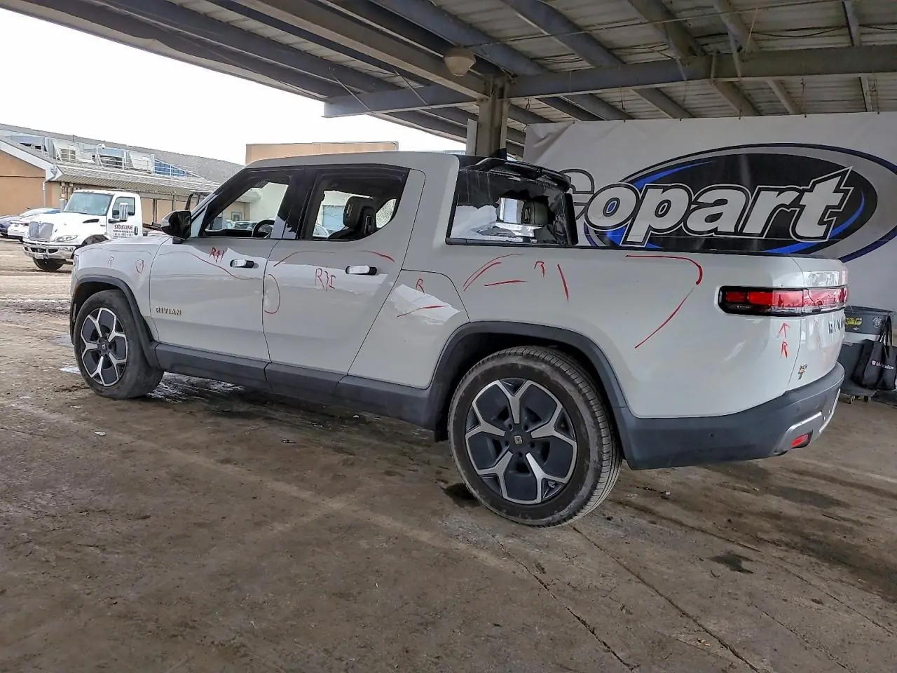Автомобіль RIVIAN R1T ADVENTURE 2023 | GrandCar Автомобіль RIVIAN R1T ADVENTURE 2023 | GrandCar