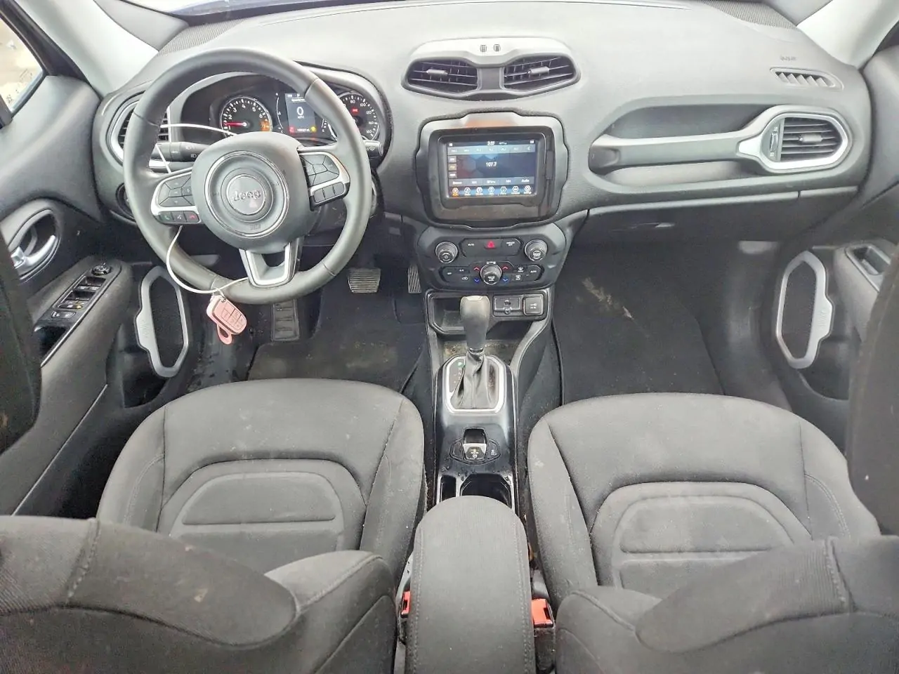 Автомобиль JEEP RENEGADE LATITUDE 2018 | GrandCar Автомобиль JEEP RENEGADE LATITUDE 2018 | GrandCar