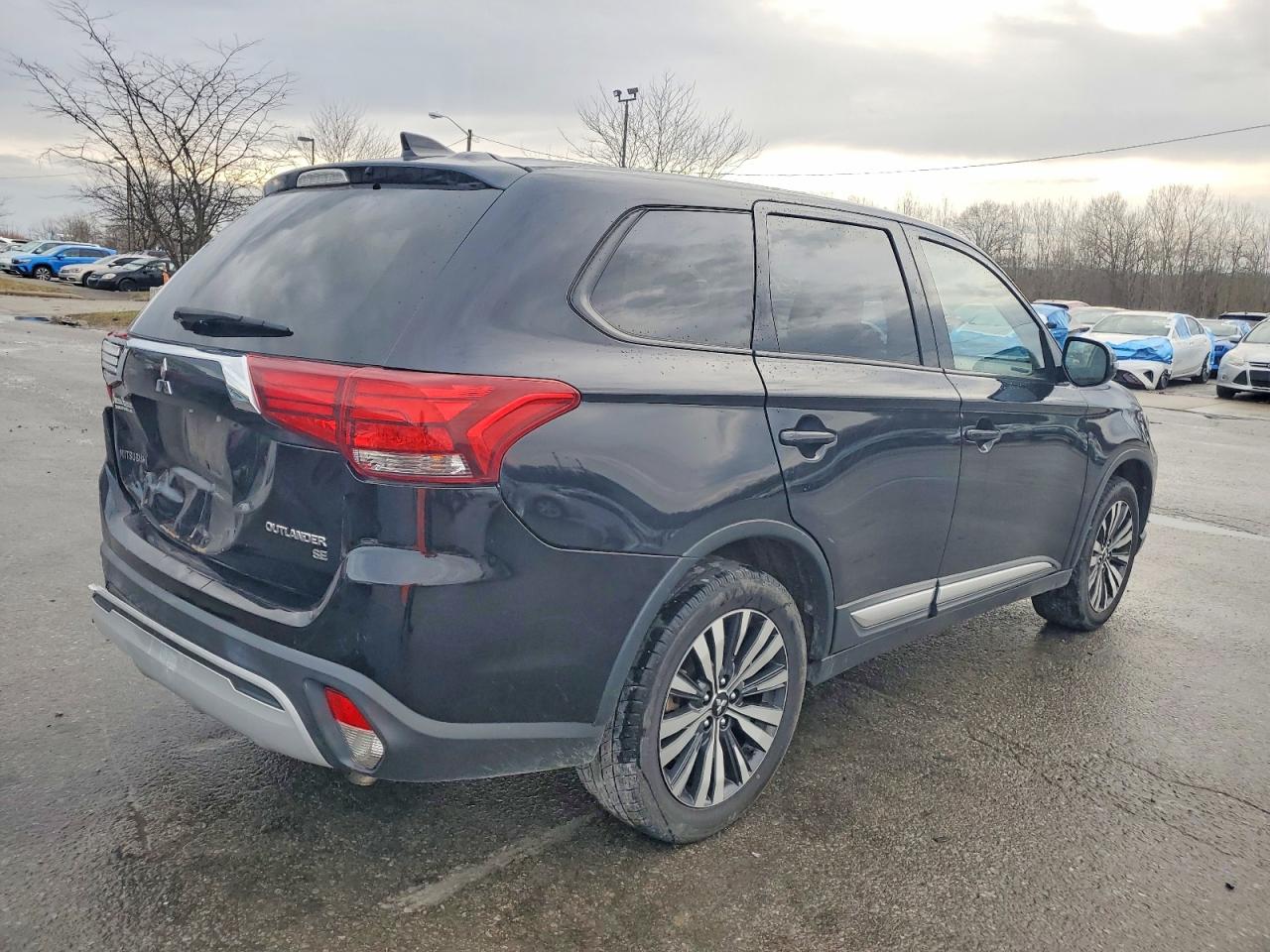 Автомобиль MITSUBISHI OUTLANDER SE 2019 | GrandCar Автомобиль MITSUBISHI OUTLANDER SE 2019 | GrandCar