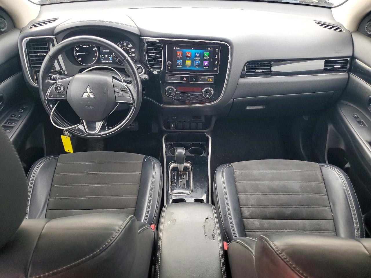 Автомобиль MITSUBISHI OUTLANDER SE 2019 | GrandCar Автомобиль MITSUBISHI OUTLANDER SE 2019 | GrandCar
