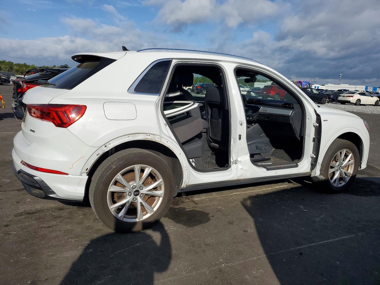 Автомобіль AUDI Q3 PREMIUM S LINE 45 2021 | GrandCar Автомобіль AUDI Q3 PREMIUM S LINE 45 2021 | GrandCar