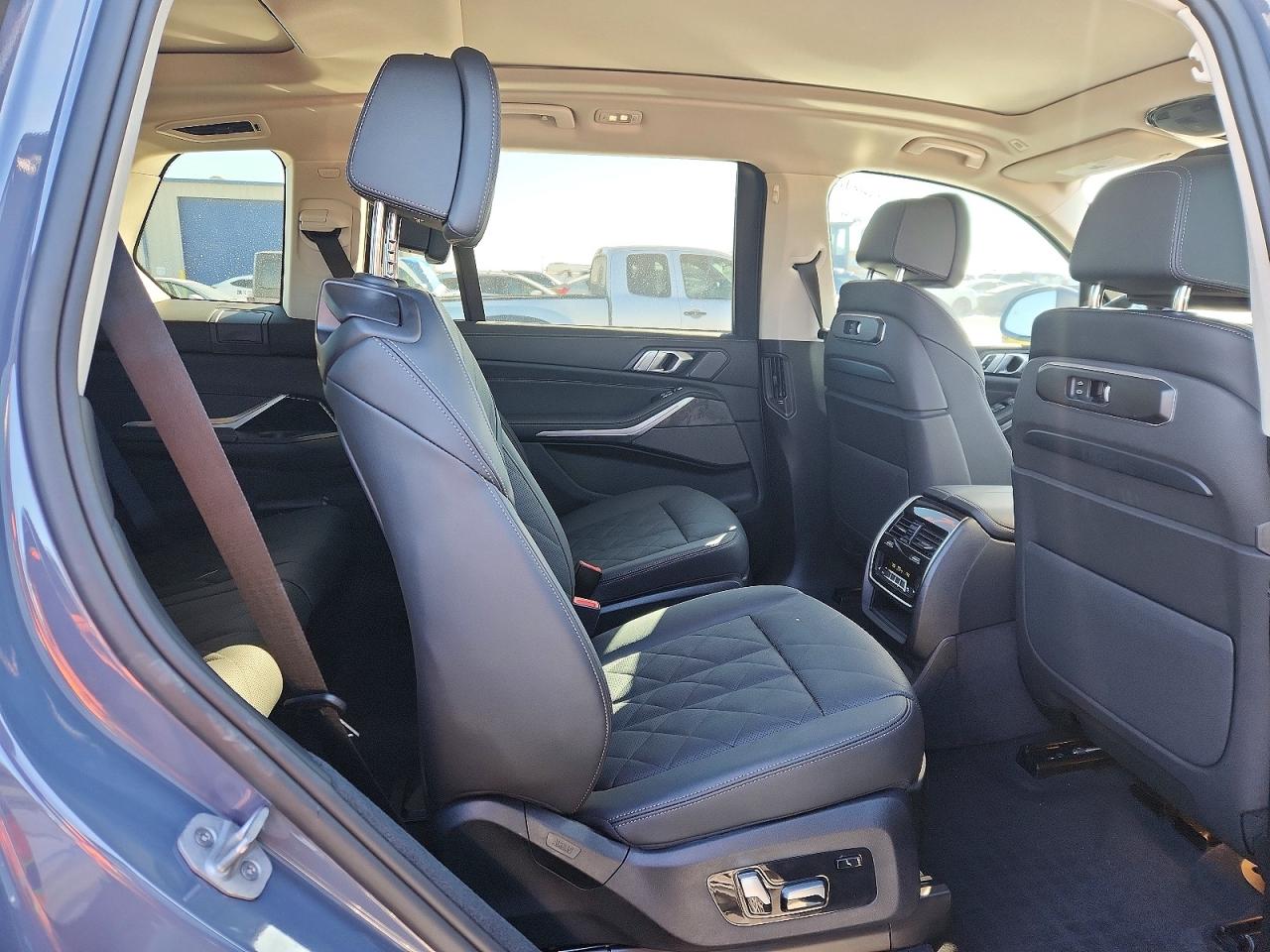 Автомобиль BMW X7 XDRIVE40I 2025 | GrandCar Автомобиль BMW X7 XDRIVE40I 2025 | GrandCar