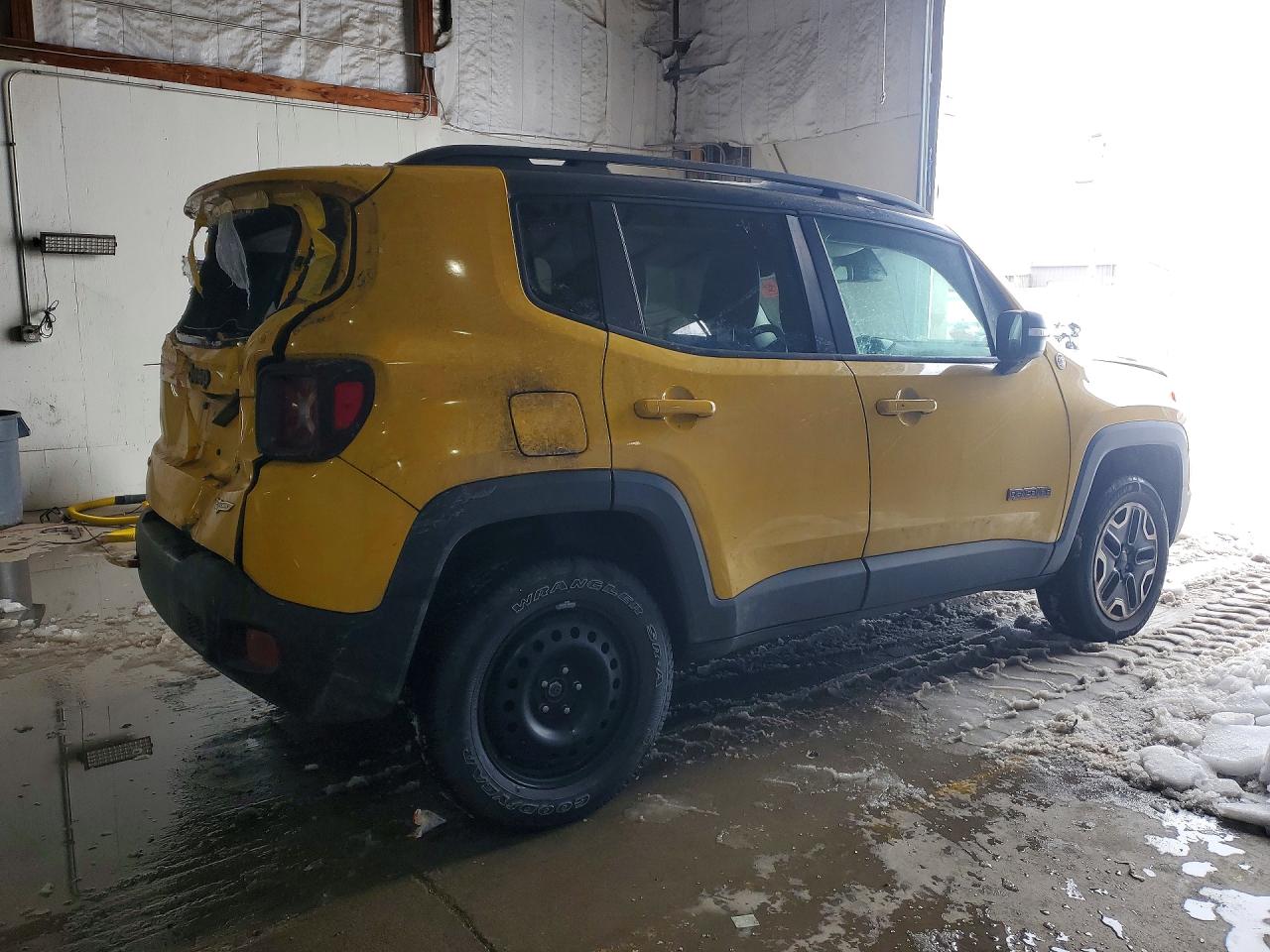 Автомобиль JEEP RENEGADE TRAILHAWK 2016 | GrandCar Автомобиль JEEP RENEGADE TRAILHAWK 2016 | GrandCar