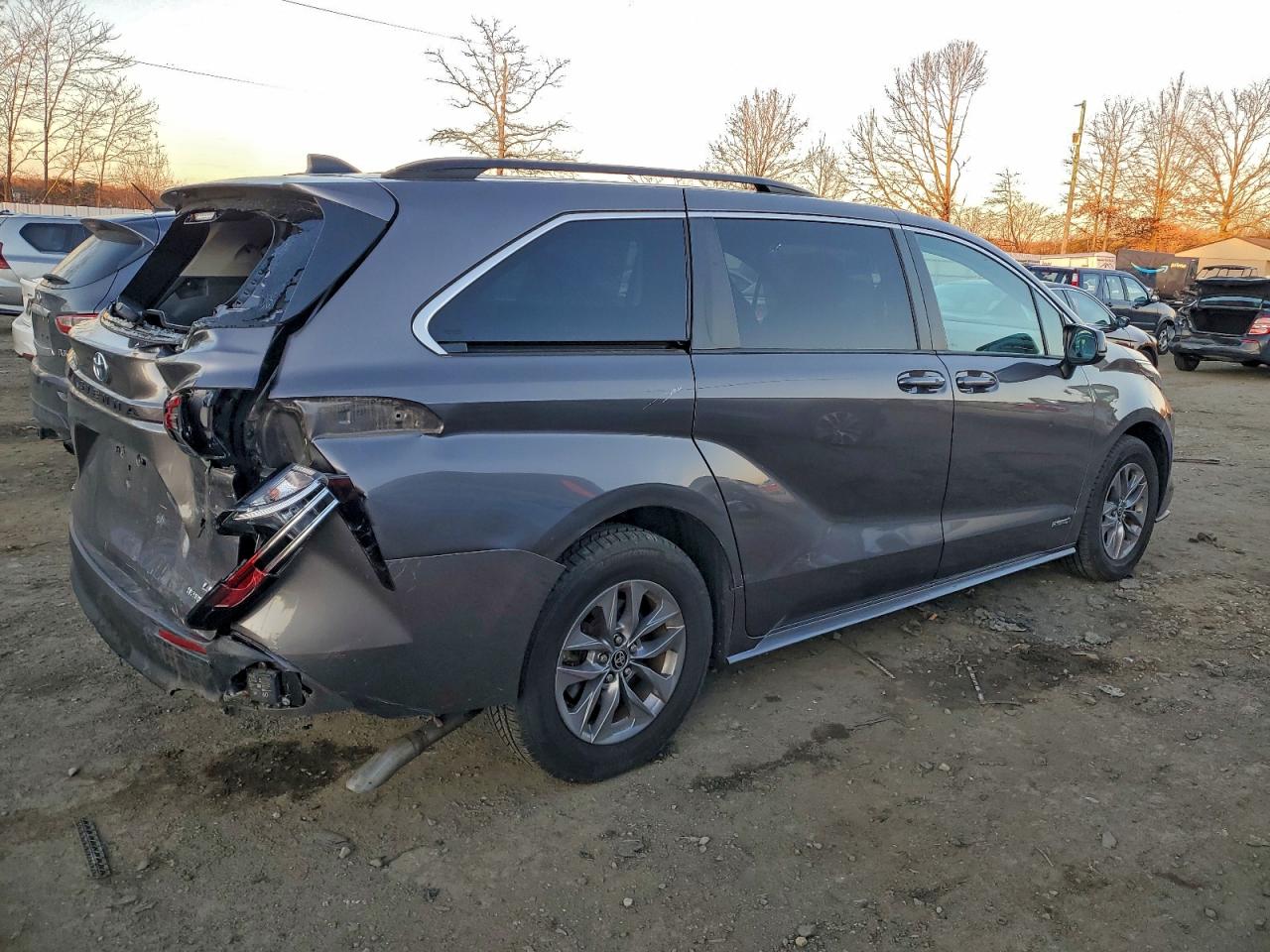 Автомобіль TOYOTA SIENNA LE 2021 | GrandCar Автомобіль TOYOTA SIENNA LE 2021 | GrandCar