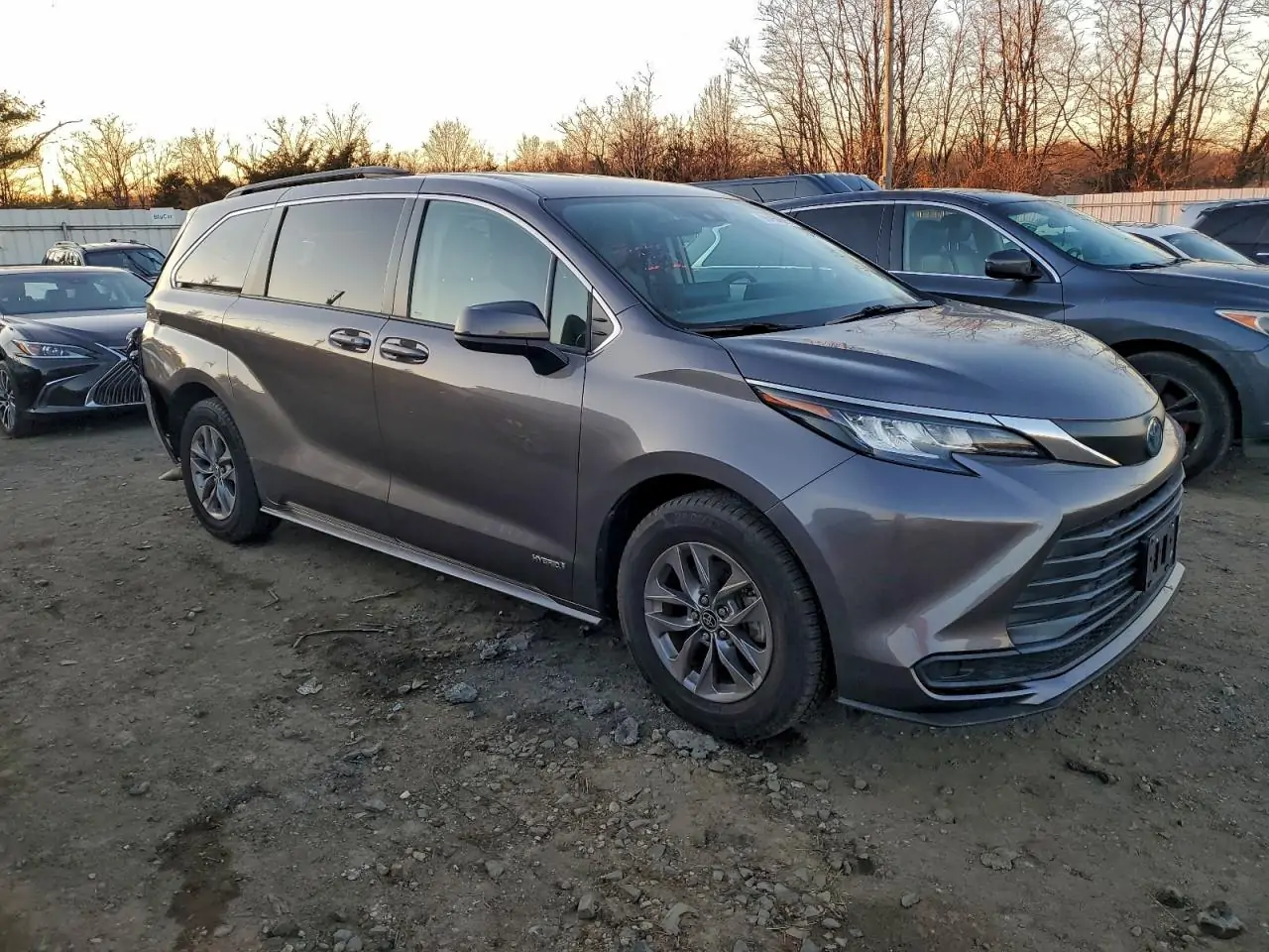 Автомобіль TOYOTA SIENNA LE 2021 | GrandCar Автомобіль TOYOTA SIENNA LE 2021 | GrandCar