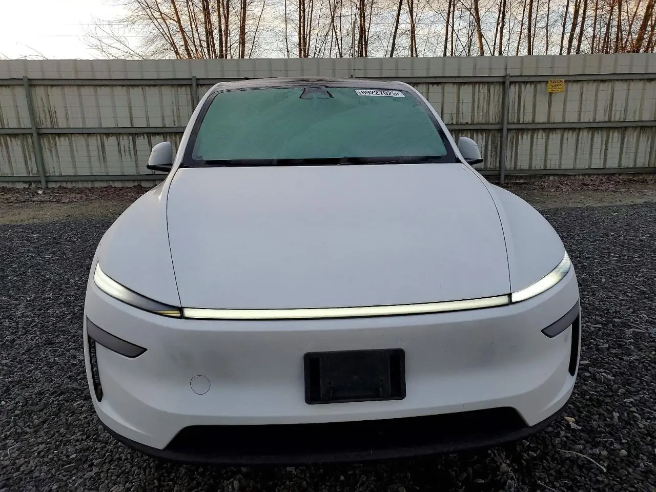 Купити автомобіль TESLA MODEL Y 2026 з США. Ціна - 22000$. Пробіг