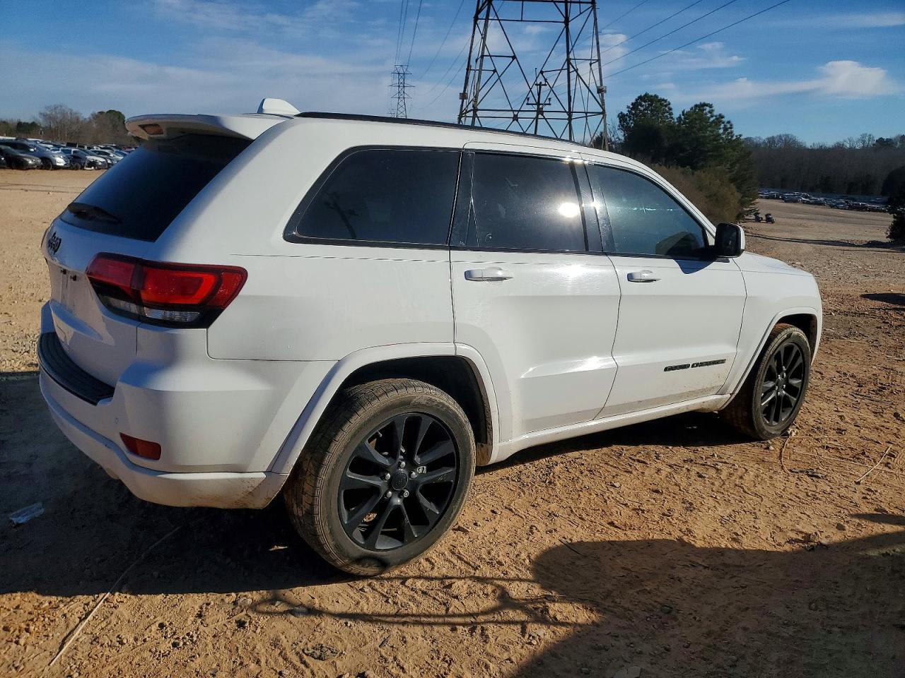 Автомобиль JEEP GRAND CHEROKEE LAREDO 2018 | GrandCar Автомобиль JEEP GRAND CHEROKEE LAREDO 2018 | GrandCar