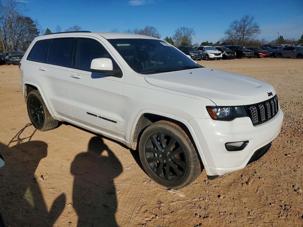 Автомобиль JEEP GRAND CHEROKEE LAREDO 2018 | GrandCar Автомобиль JEEP GRAND CHEROKEE LAREDO 2018 | GrandCar