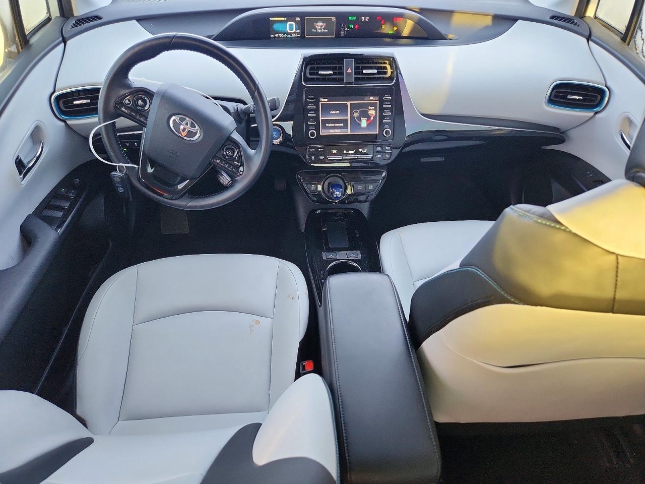 Автомобіль TOYOTA PRIUS L 2020 | GrandCar Автомобіль TOYOTA PRIUS L 2020 | GrandCar