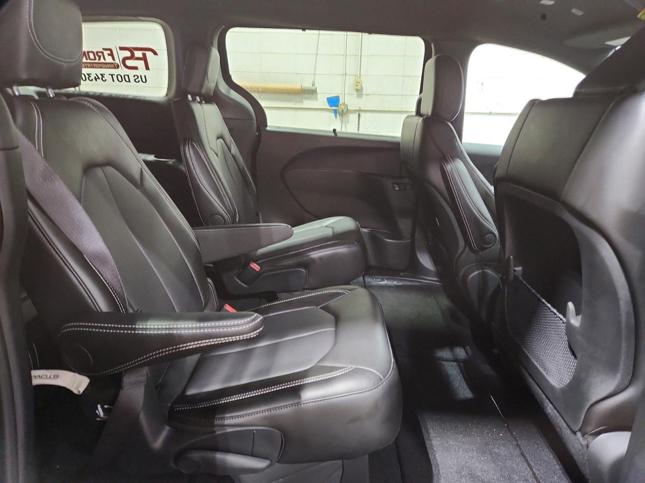 Автомобиль CHRYSLER VOYAGER LX 2025 | GrandCar Автомобиль CHRYSLER VOYAGER LX 2025 | GrandCar