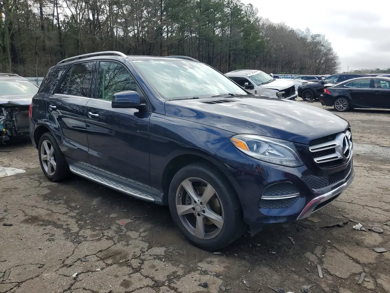Автомобіль MERCEDES-BENZ GLE 350 4MATIC 2016 | GrandCar Автомобіль MERCEDES-BENZ GLE 350 4MATIC 2016 | GrandCar