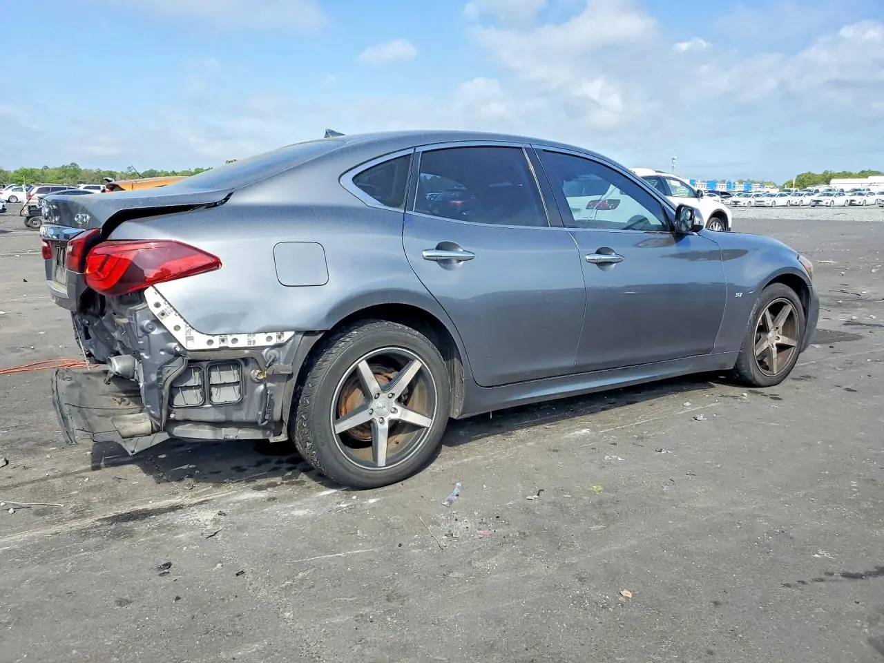 Купити автомобіль INFINITI Q70 3.7 LUXE 2018 з США. Ціна - 4300