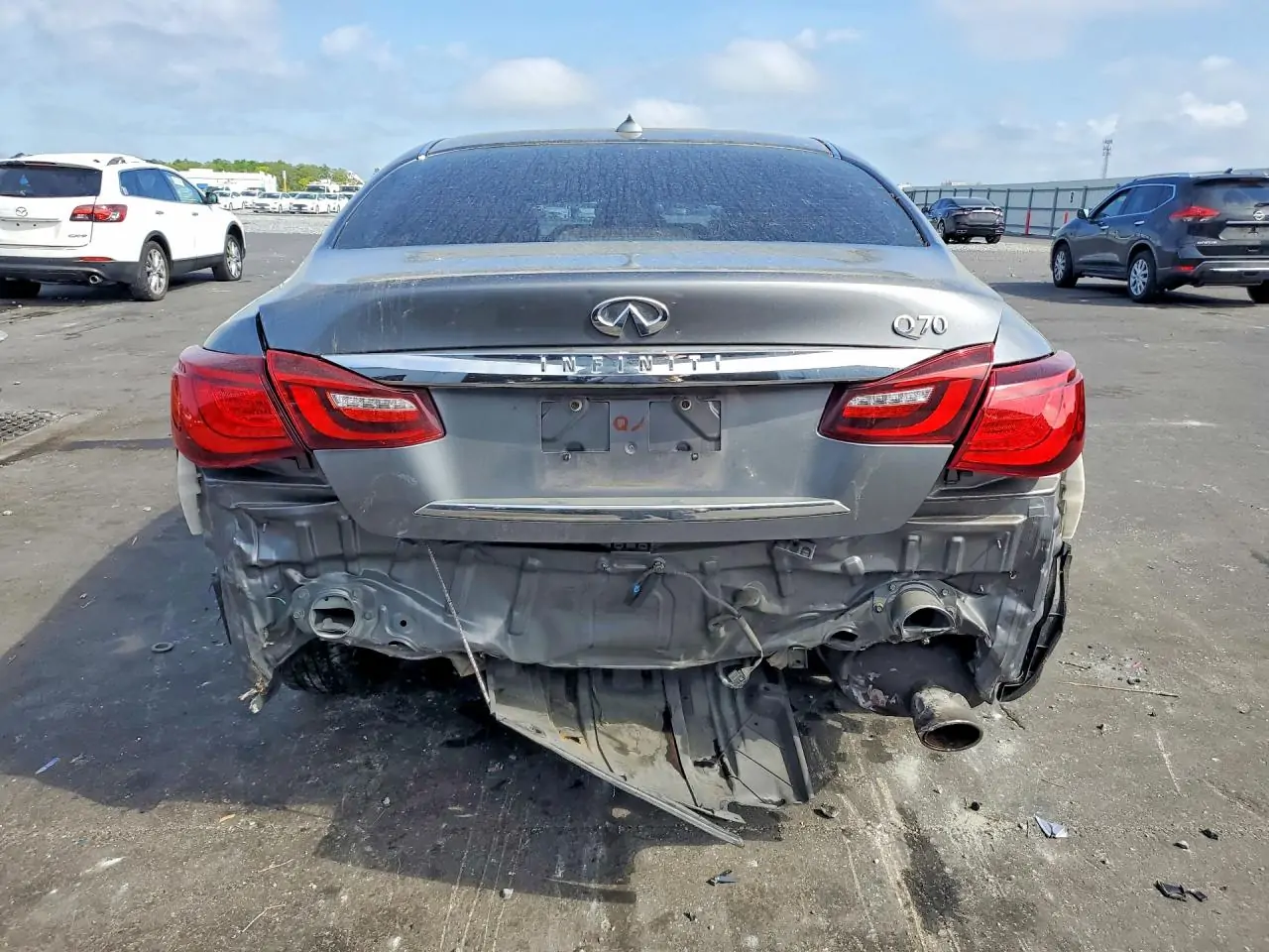 Купити автомобіль INFINITI Q70 3.7 LUXE 2018 з США. Ціна - 4300