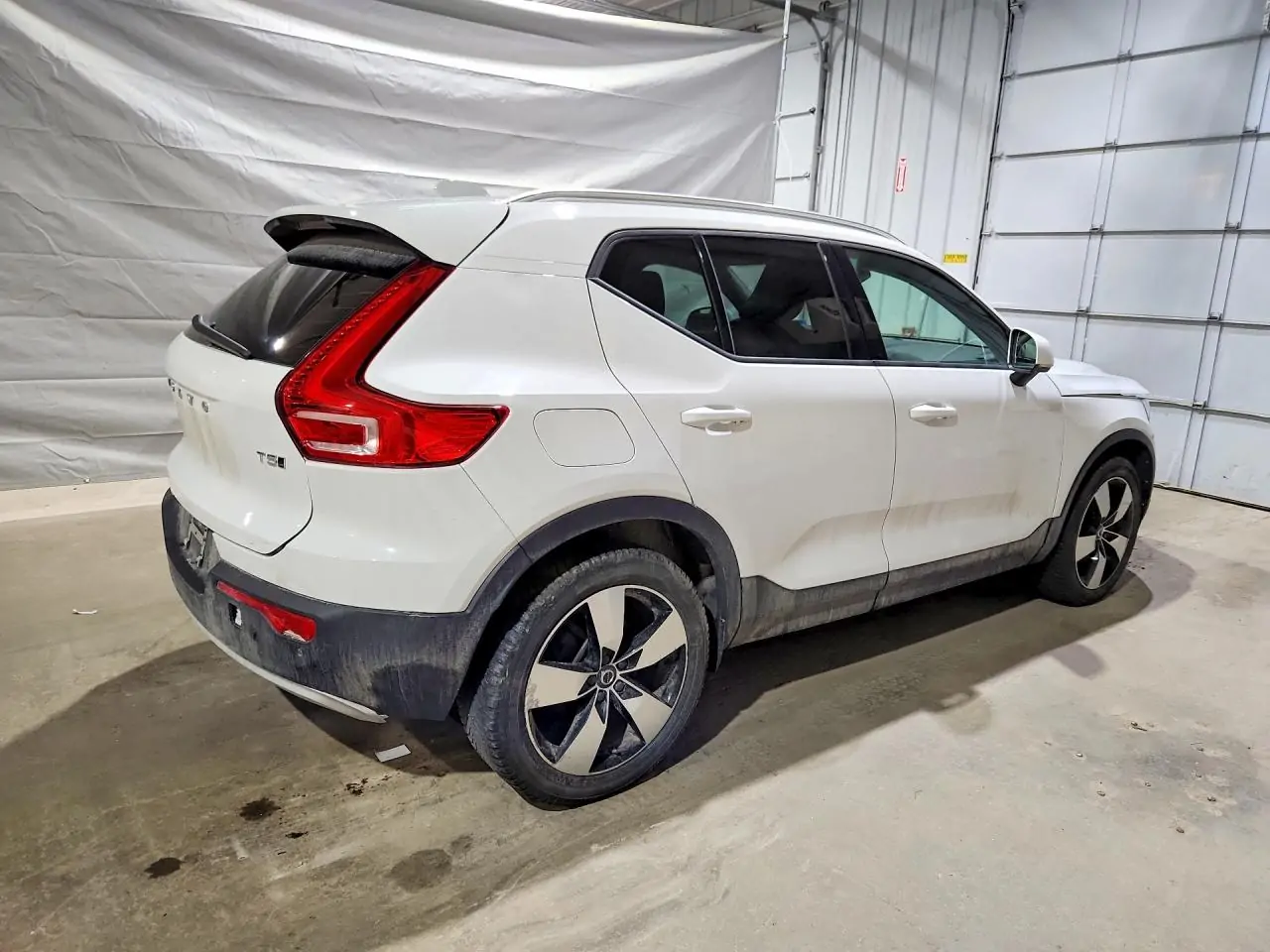 Автомобіль VOLVO XC40 T5 MOMENTUM 2020 | GrandCar Автомобіль VOLVO XC40 T5 MOMENTUM 2020 | GrandCar