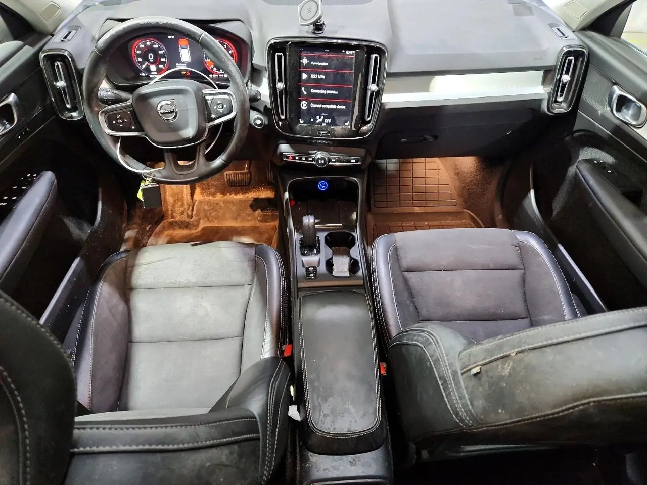 Автомобіль VOLVO XC40 T5 MOMENTUM 2020 | GrandCar Автомобіль VOLVO XC40 T5 MOMENTUM 2020 | GrandCar