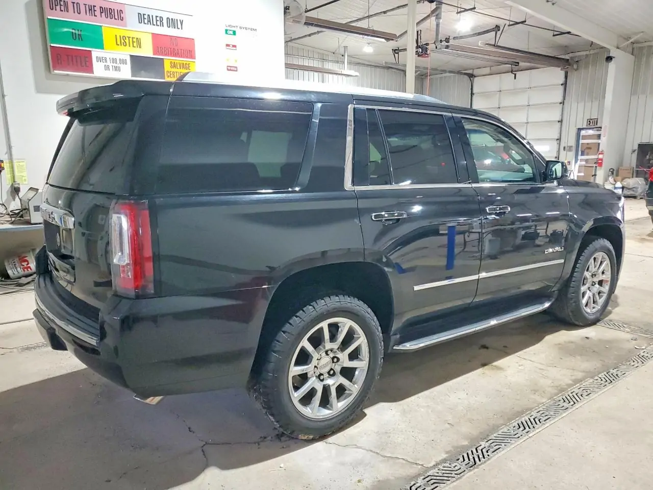 Автомобіль GMC YUKON DENALI 2017 | GrandCar Автомобіль GMC YUKON DENALI 2017 | GrandCar