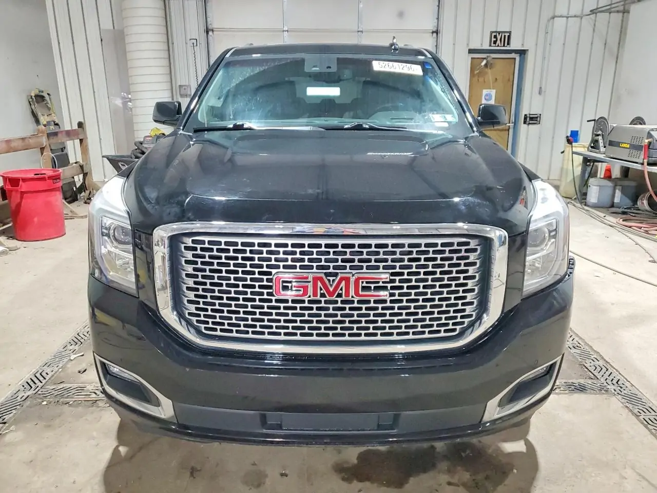 Автомобіль GMC YUKON DENALI 2017 | GrandCar Автомобіль GMC YUKON DENALI 2017 | GrandCar